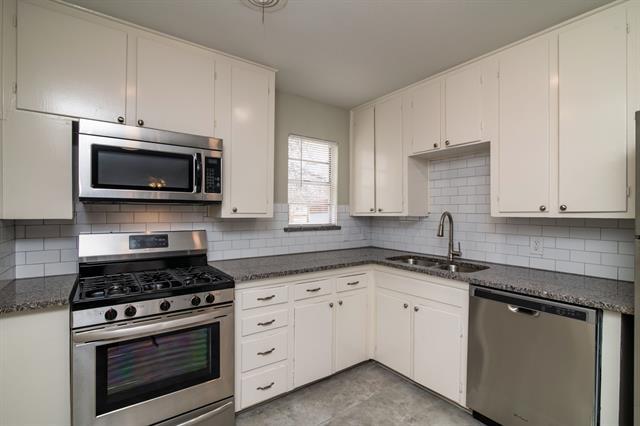 Building Photo - 3933 Stanley Ave