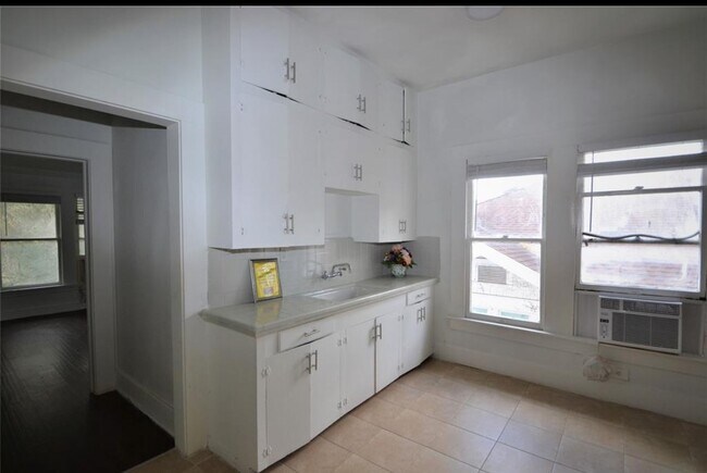 Building Photo - 1517 Bonnie Brae St