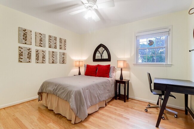 Building Photo - 412 St Charles Ct