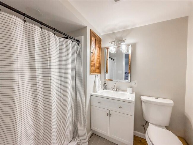 Building Photo - 92 Claireview Dr