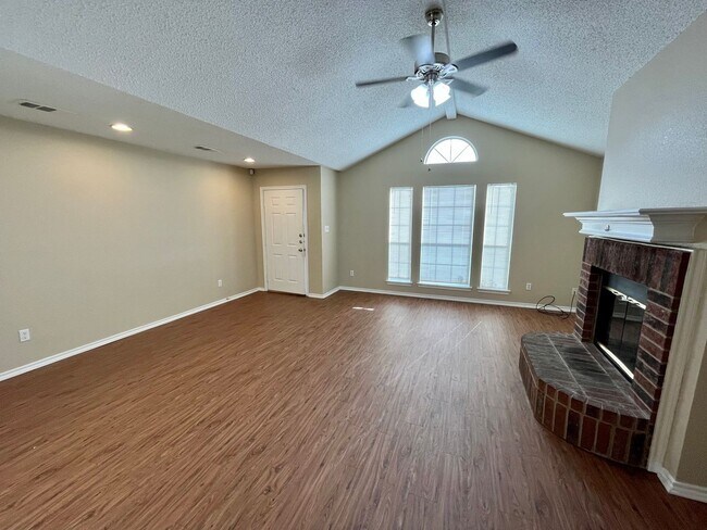 Building Photo - 6805 Millwood St
