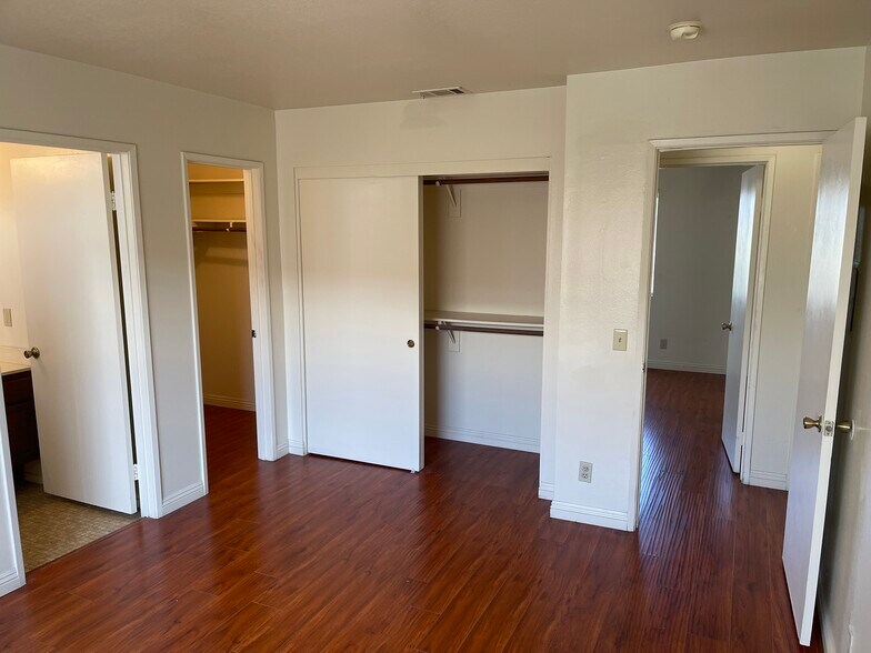 East Bedroom Walk-in Closet - 4506 W 172nd St