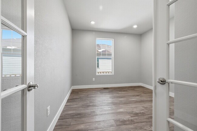 Building Photo - $3,140.95, $300 off the first month's rent, 3 Beds - 2 Bath, Single Family Home in Dacono with 3-...