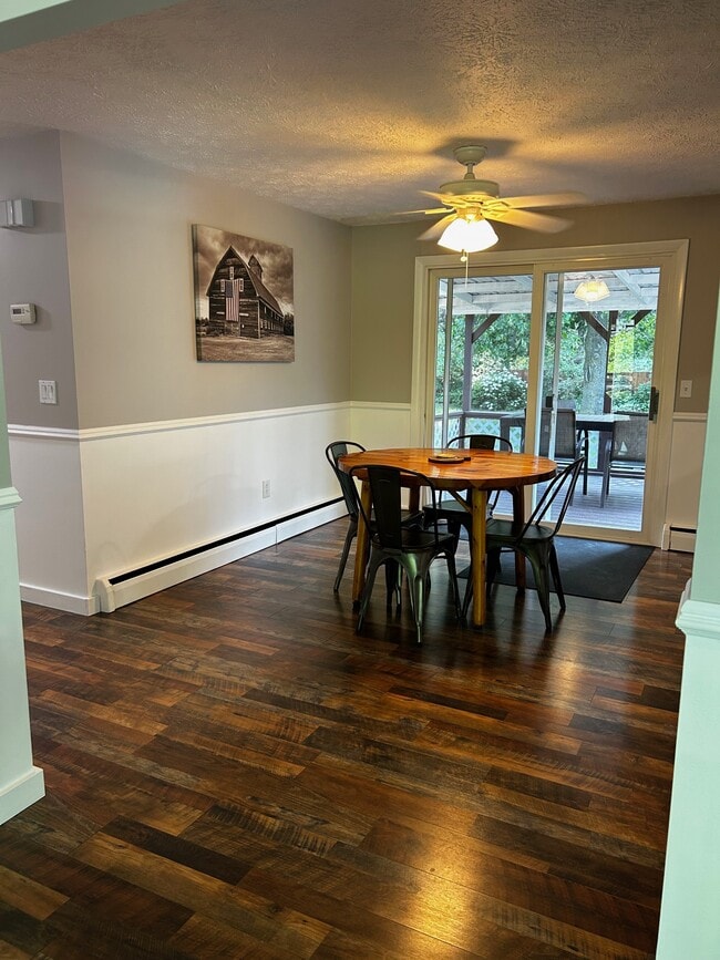 Building Photo - 14834 Hawkins Rd