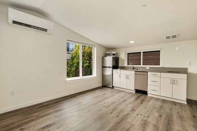 Building Photo - Modern Apartments in Prime Queen Anne Loca...