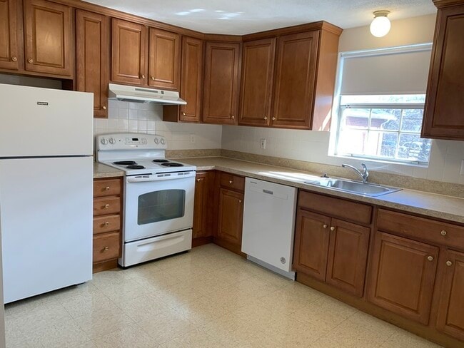 Building Photo - 1 Viking Ct