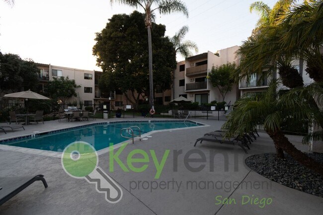 Building Photo - Walking distance to Fashion Vally Mall |2 minute drive to both North and South 163, as well as I-8