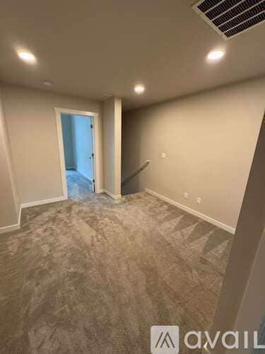 Building Photo - 87 SW Lancaster Ct