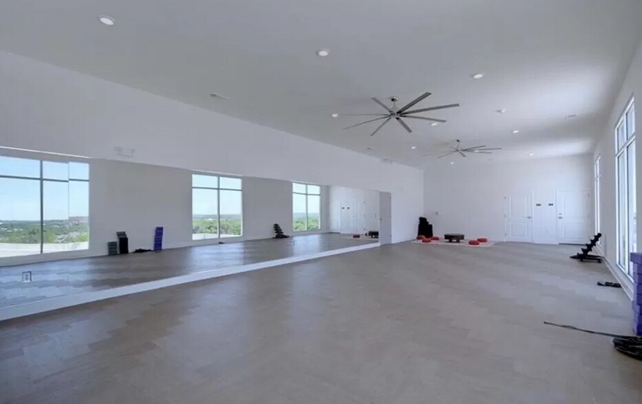 Yoga room - 4361 S Congress Ave