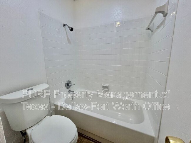 Building Photo - 4605 Menzer Rd