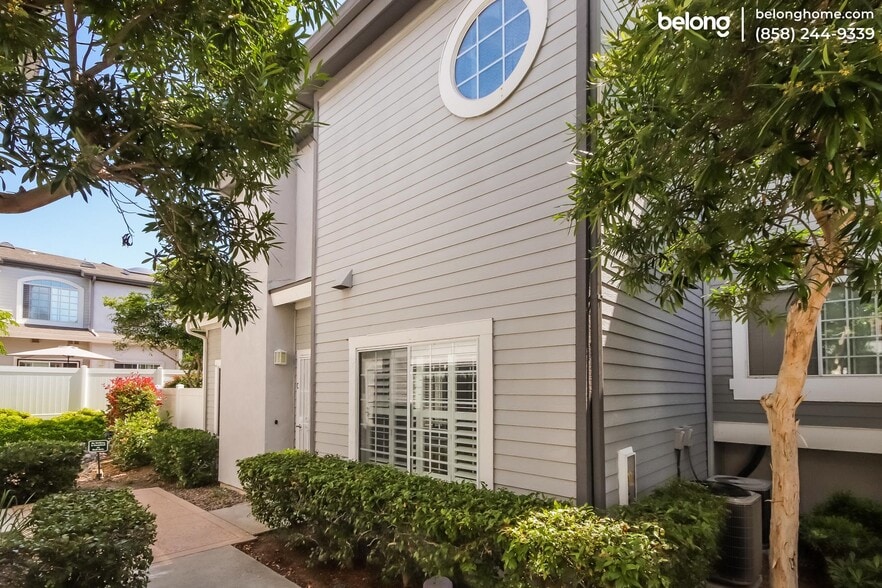 Building Photo - 8641 Via Mallorca