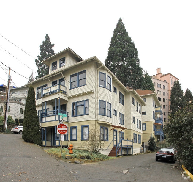 Building Photo - The Drake Apartments