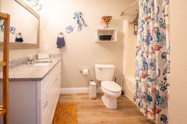 Building Photo - FURNISHED MONTHLY RENTAL-AVAILABLE STARTING MARCH 2026