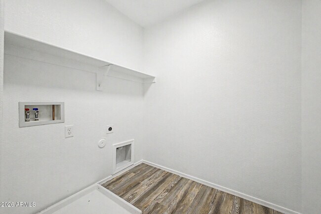 Building Photo - 742 N 112th Dr