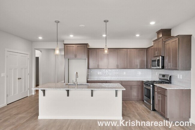 Building Photo - Beautiful Modern | ONE LEVEL 4BD | 2 BA | Single Family Home | Laurel Woods Community Located In ...