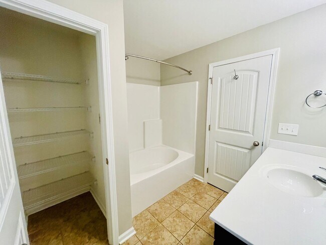 Building Photo - BEAUTIFUL 3 BR/2BA with 2 car garage. Private back yard space! Conway location!