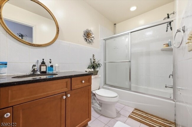 Building Photo - 245 Burgess Pl