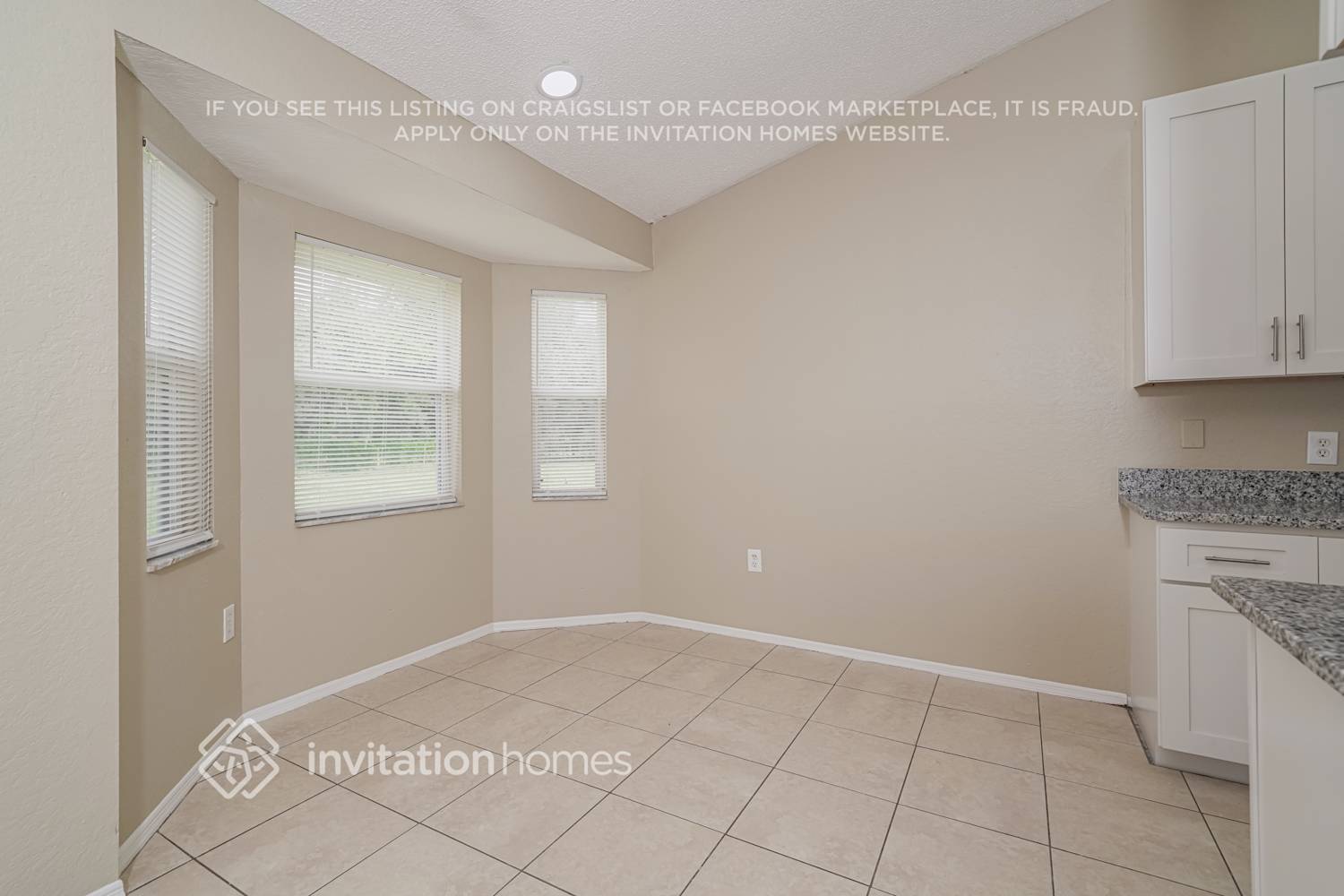 Building Photo - 7988 Oak Run Cir