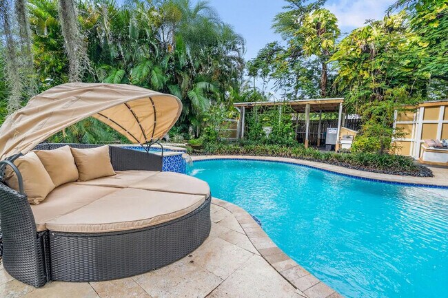 Building Photo - 303 Lang Rd