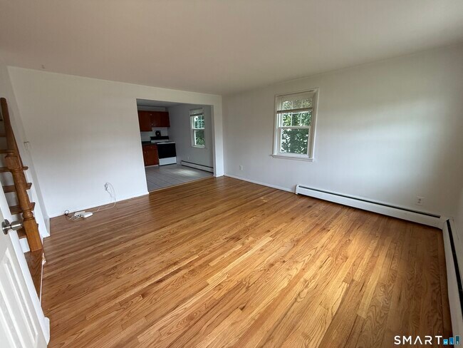 Building Photo - 74 Ring Dr