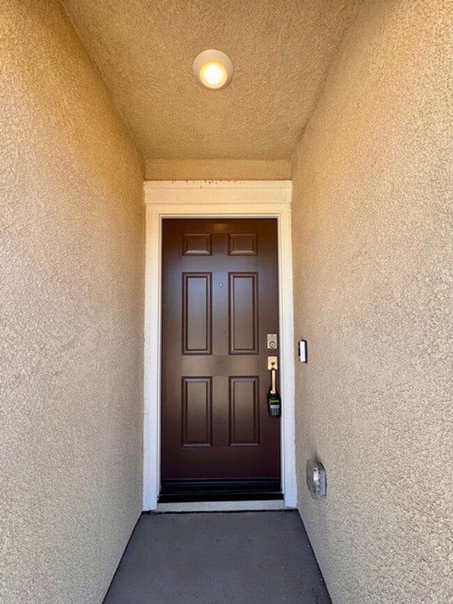 Building Photo - Brand New 3 Bedroom Single Story Home For ...