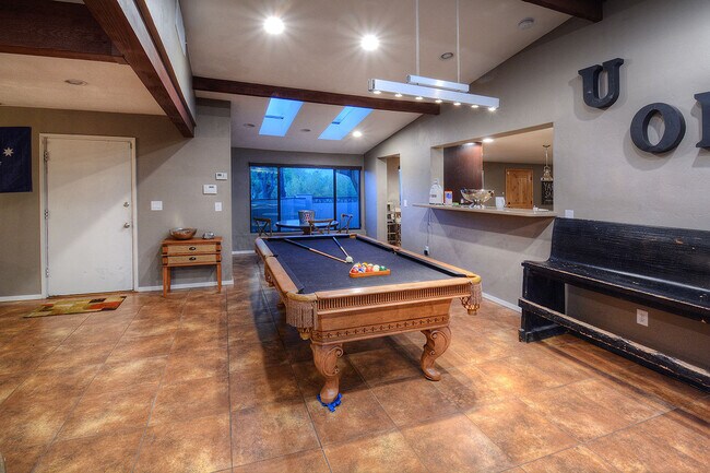 Building Photo - PRE-LEASE AUGUST 2026 - Beautiful Modern Living near Campus