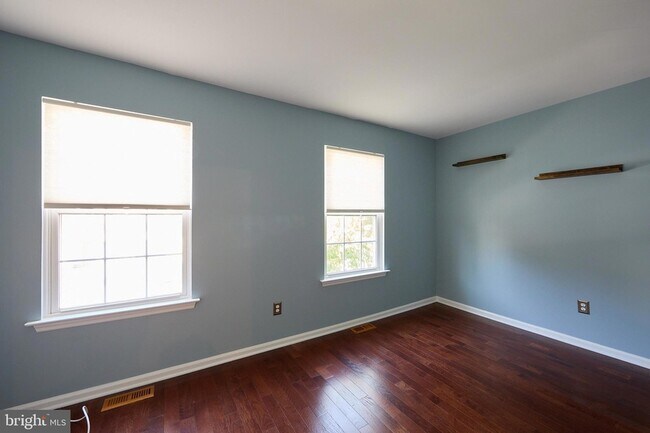 Building Photo - 1803 Stoneham Dr