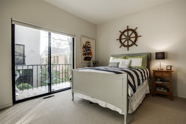 Building Photo - 4114 Normandy Ave