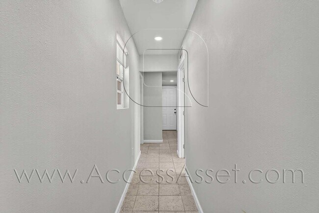 Building Photo - 23963 Lodge Dr