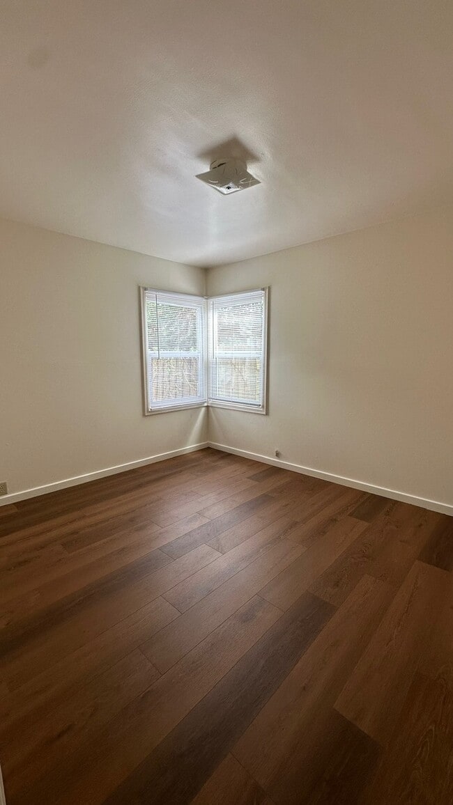 Building Photo - 3511 Albee St