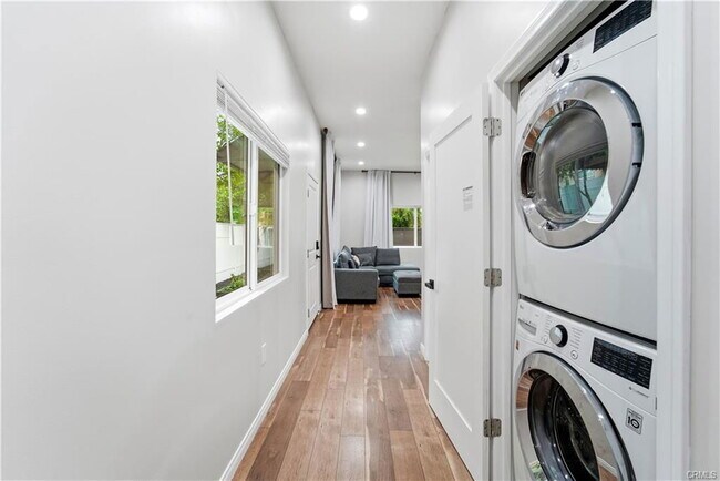 Building Photo - 5702 Donna Ave