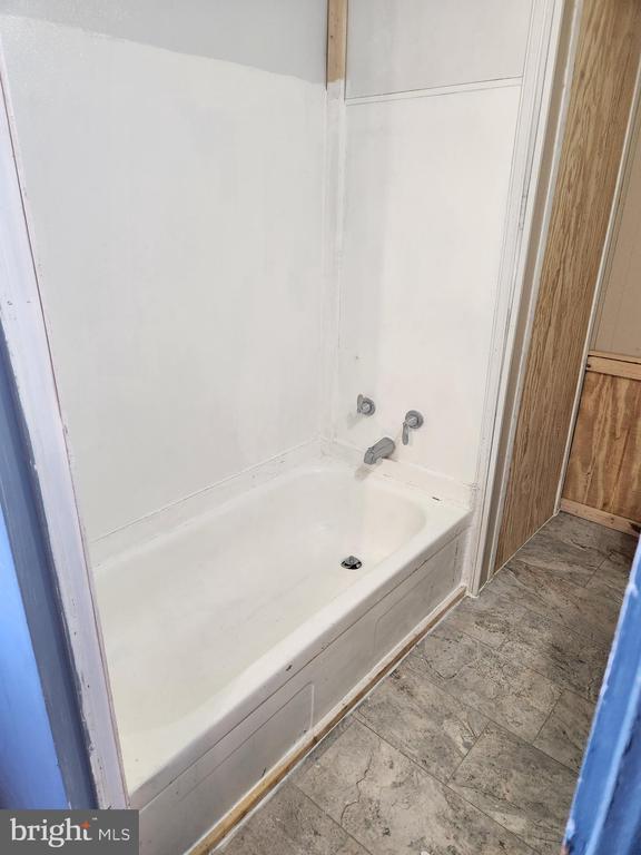 Building Photo - 9751 Winchester Ave