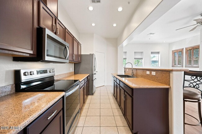 Building Photo - 1225 N 36th St