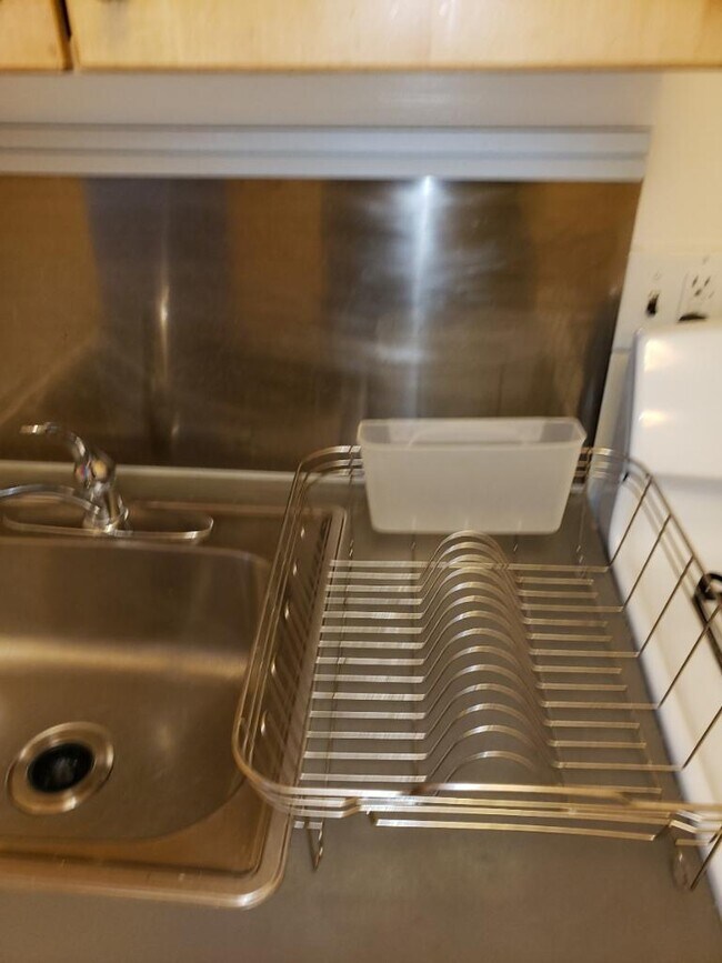 Building Photo - 922 24th St NW