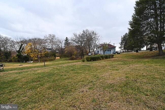 Building Photo - 778 Starr St