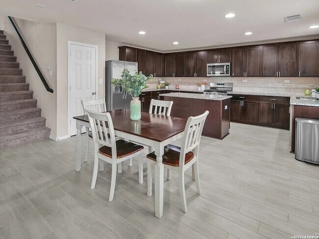 Building Photo - 12023 Sitio Plains