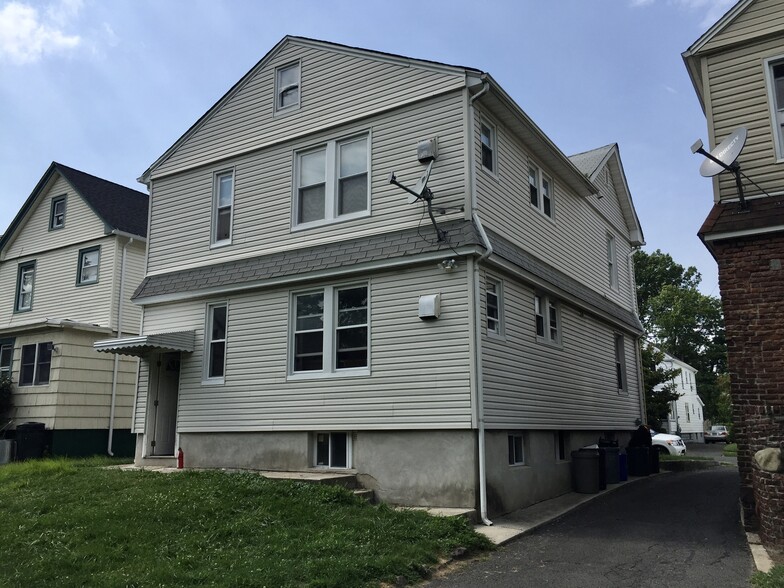 Building Photo - 225 3rd Ave