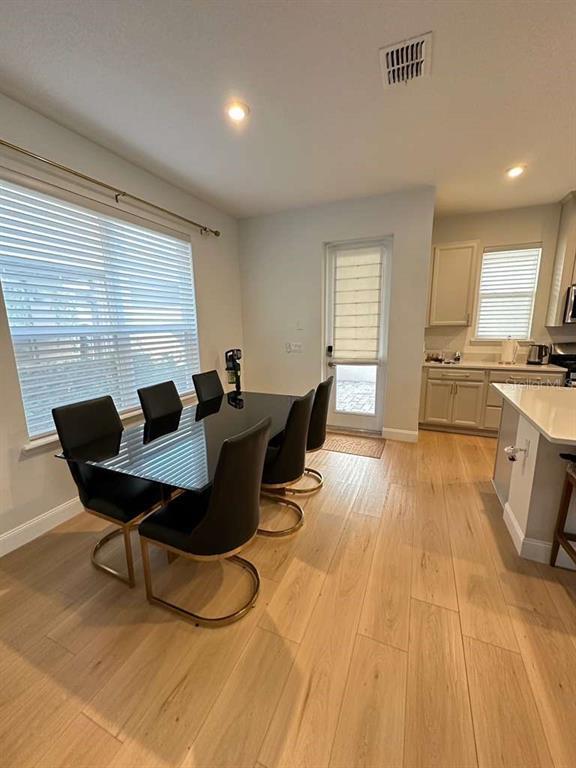 Building Photo - 4648 Prairie Creek St