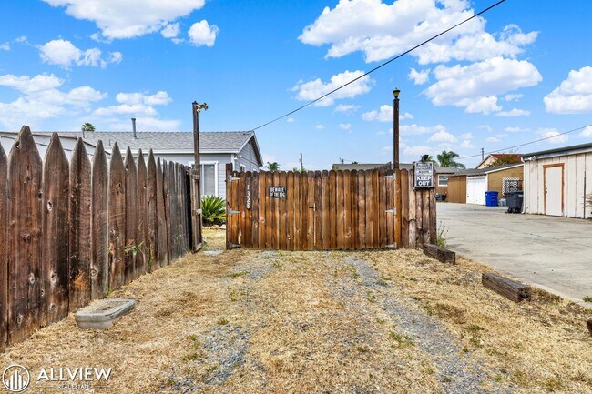Building Photo - Charming 3 Bed/1 Bath El Cajon Home with Spacious Yard
