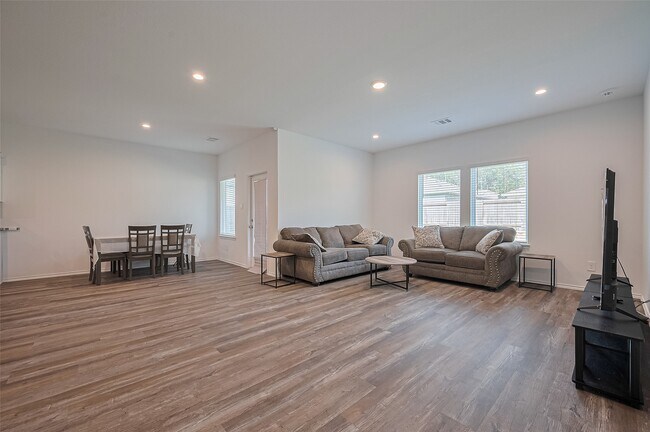 Building Photo - 40434 Basalt Elm Rd