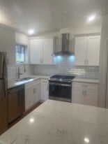 Building Photo - 1992 Jordan Ter NE