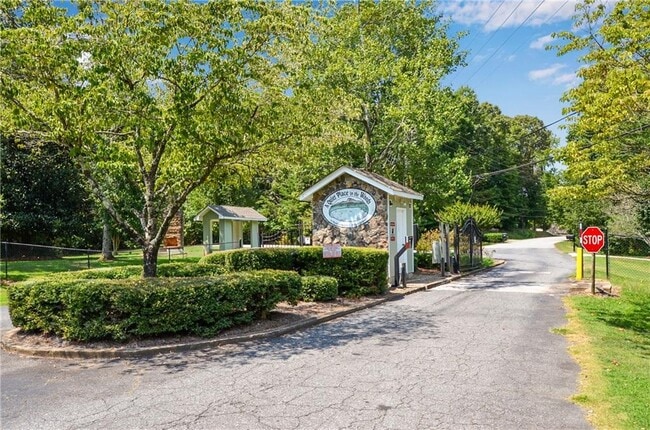 Building Photo - 3346 Cove Overlook Rd