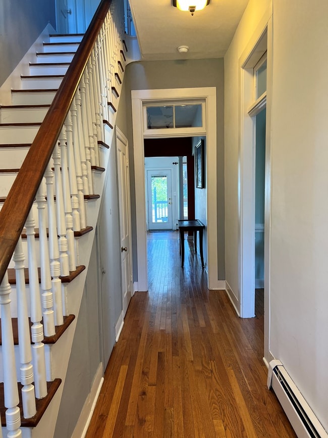 Building Photo - 4 Lee St