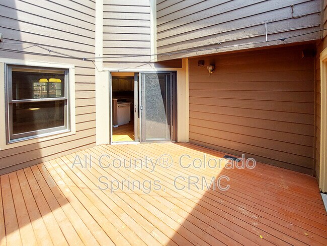 Building Photo - 6568 Foxdale Cir