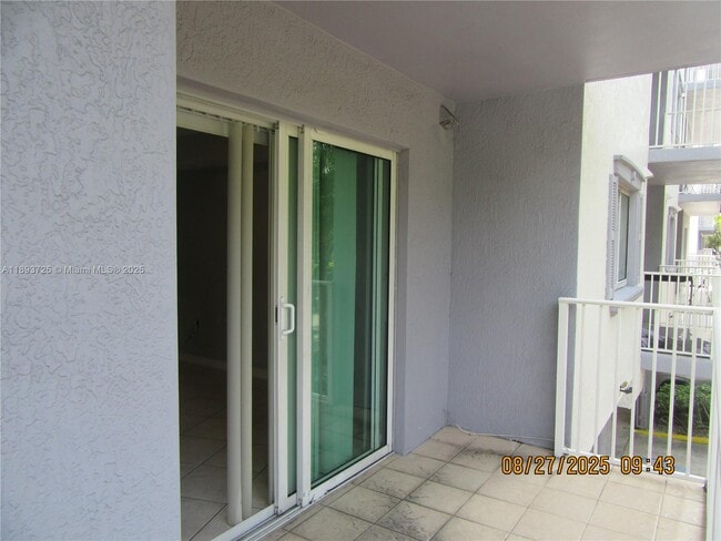 Building Photo - 2475 NW 16th St Rd