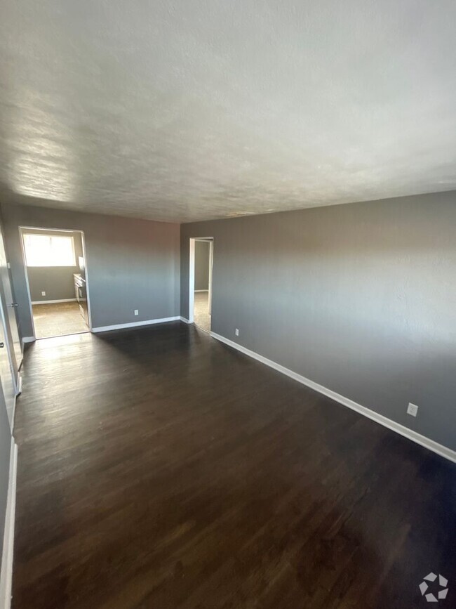 Building Photo - Top floor with accessible parking