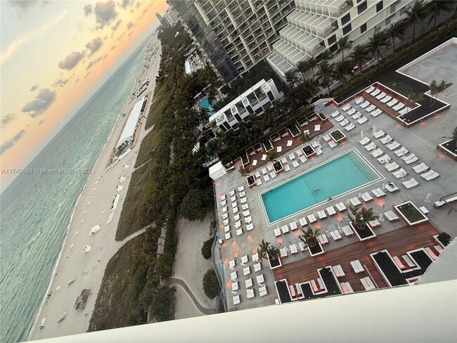 Building Photo - 2301 Collins Ave