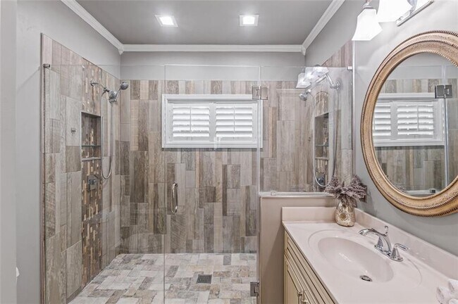 Building Photo - 555 Douthit Ferry Rd