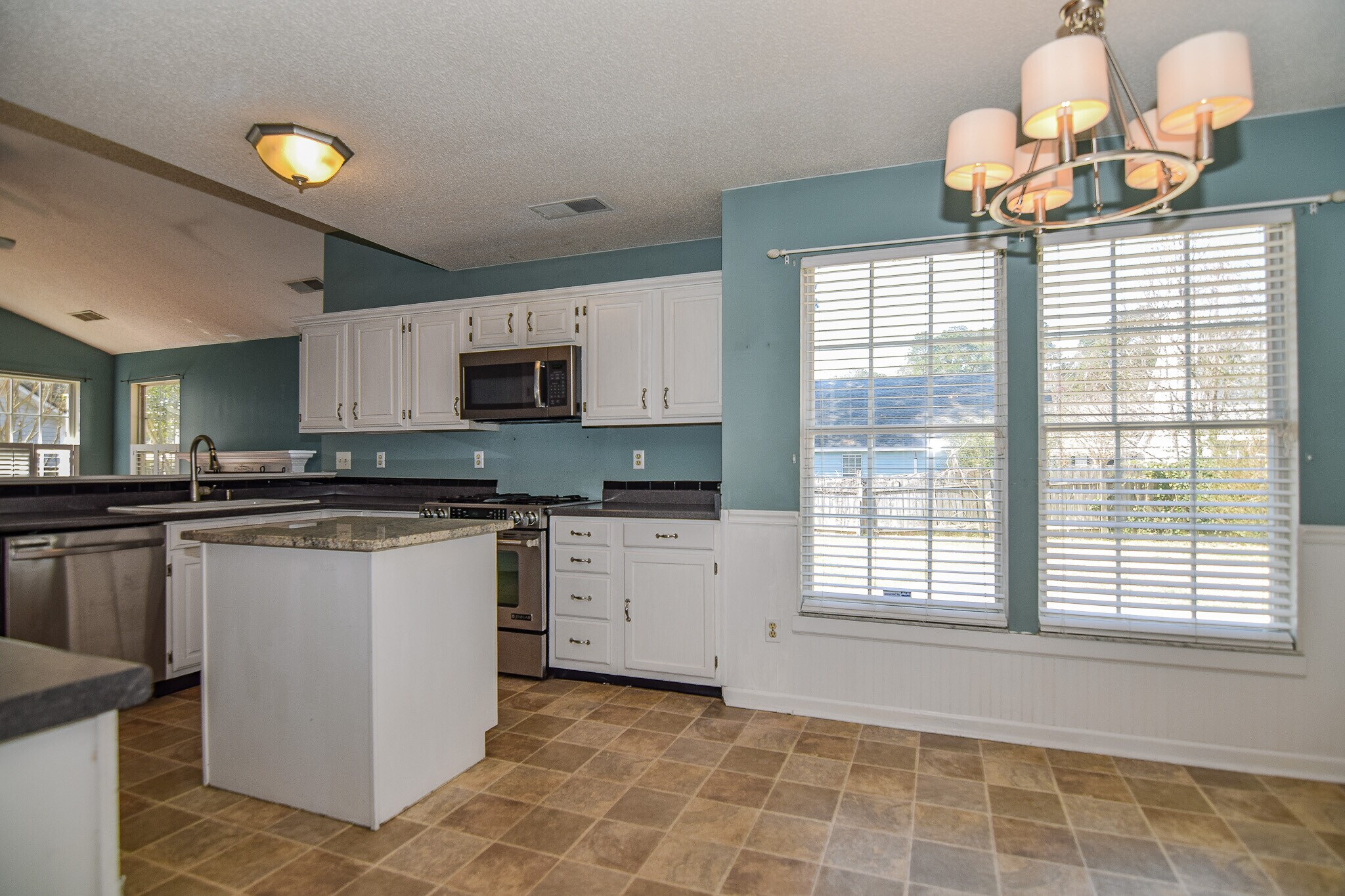 Building Photo - 205 Alydar Ct