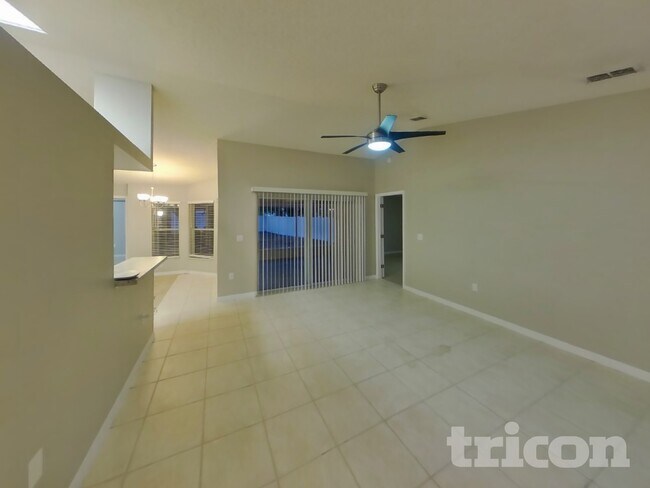 Building Photo - 8421 Bay Dr